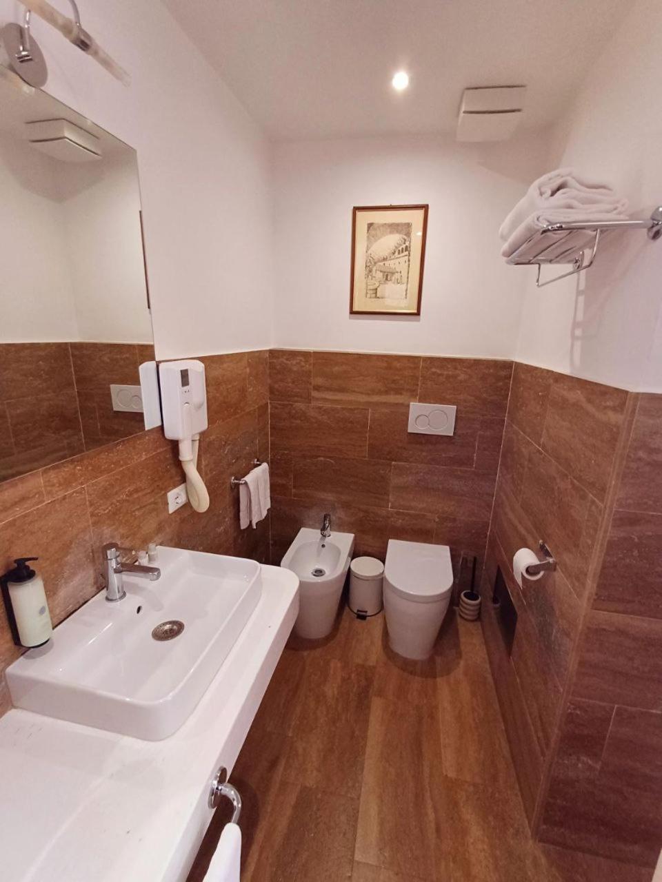 Guest house Triple Big Amazing View, For Two O Three Person, In Center Of *