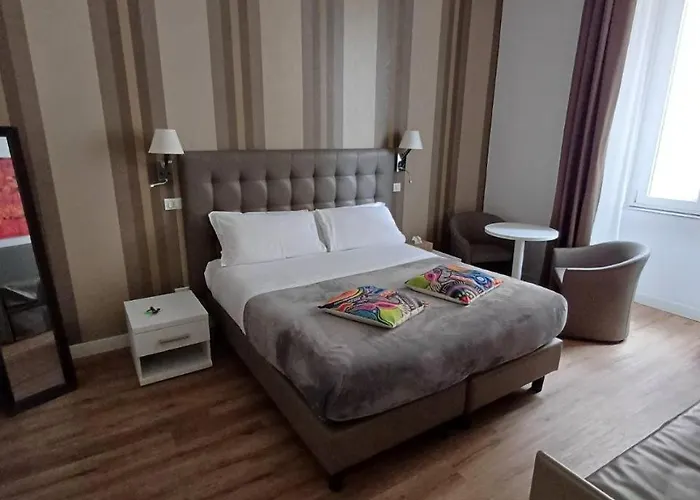 Triple Big Room Amazing View, For Two O Three Person, In Center Of Rome